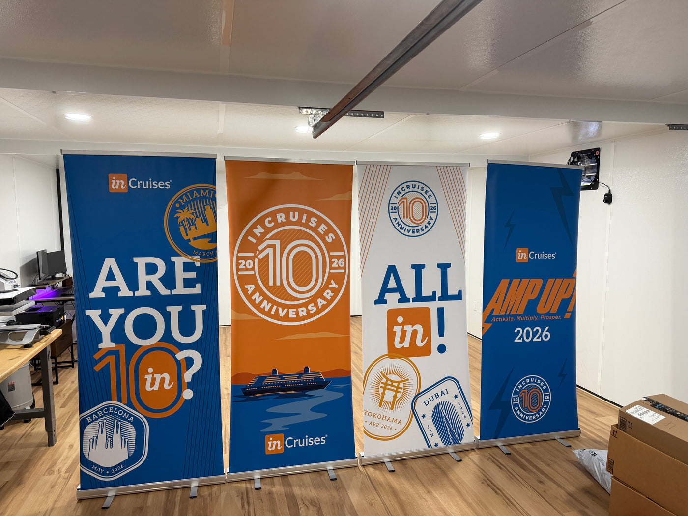 Get seen.
Stay seen.